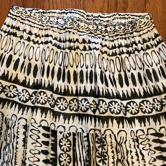 Mystique Aura daisy style pattern full skirt. size small - Picture 6 of 12